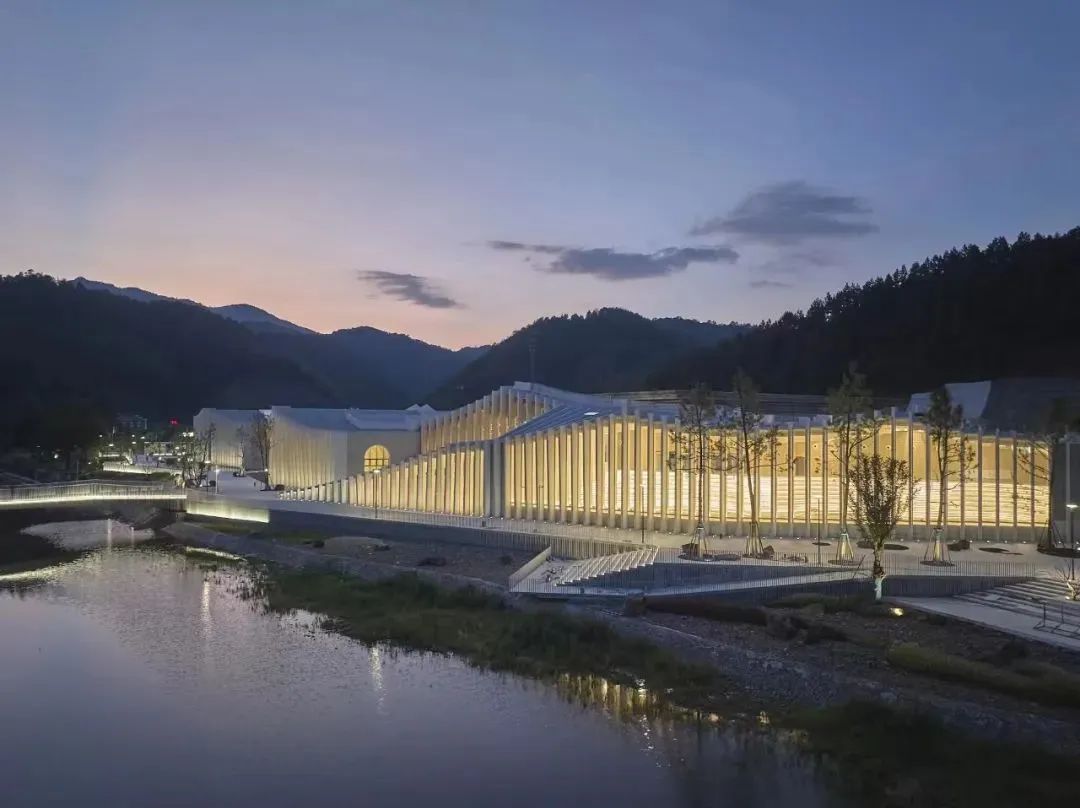 把生活“內卷”外包給詩、書、茶